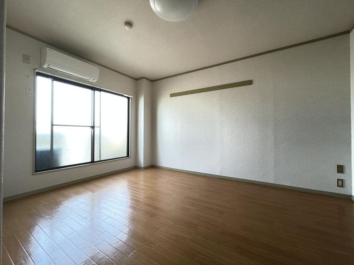 えび寿マンションの居間