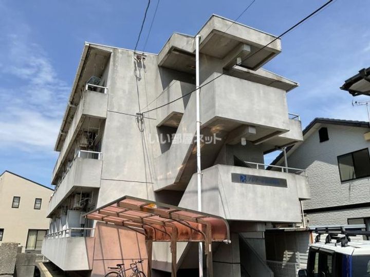 プレアール高松西町の外観