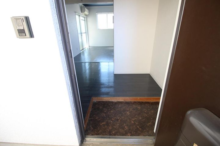 徳島県徳島市住吉1(マンション)の賃貸物件の玄関