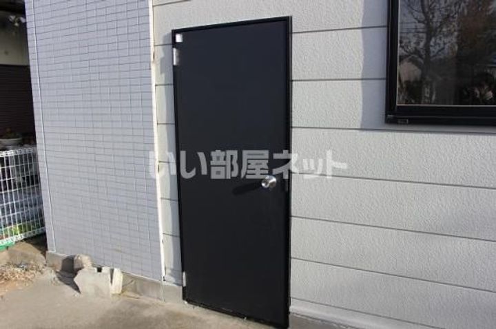 群馬県伊勢崎市長沼町(マンション)の賃貸物件の玄関