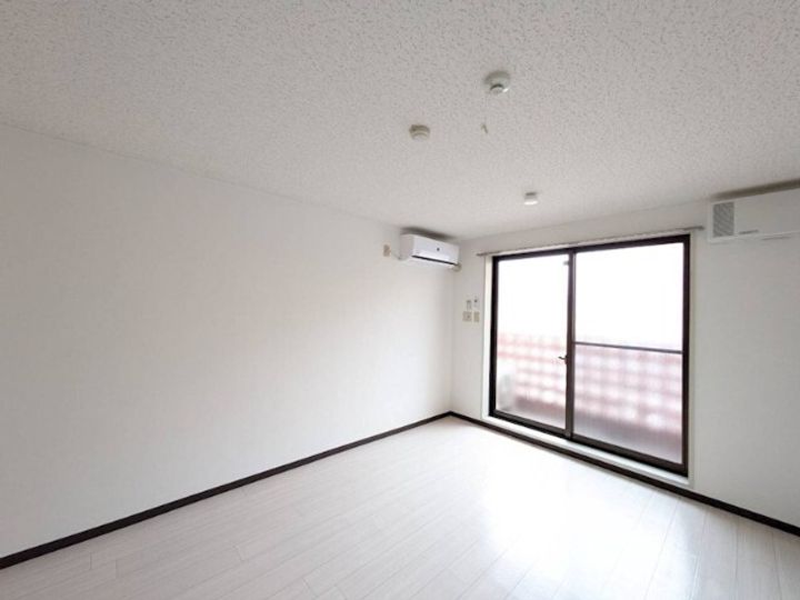 倉敷ライフ・キャンパス Eの居間