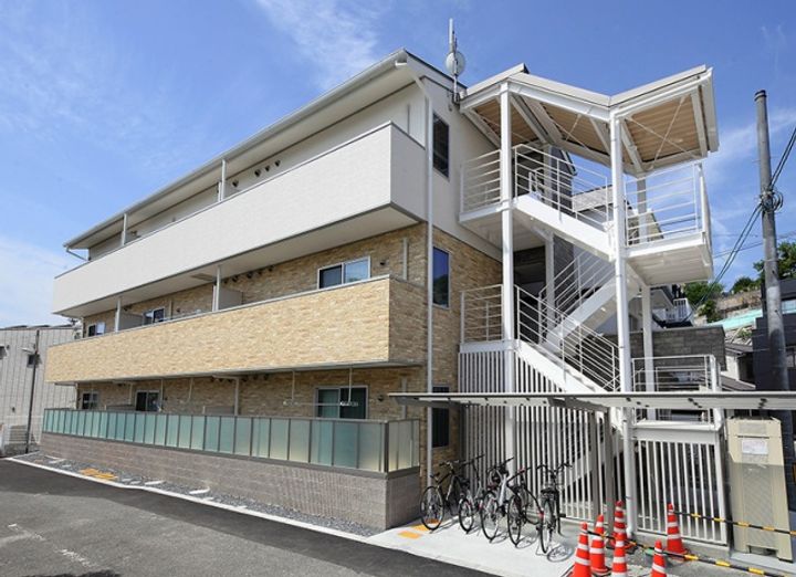 St.LEONE 津倉町の外観