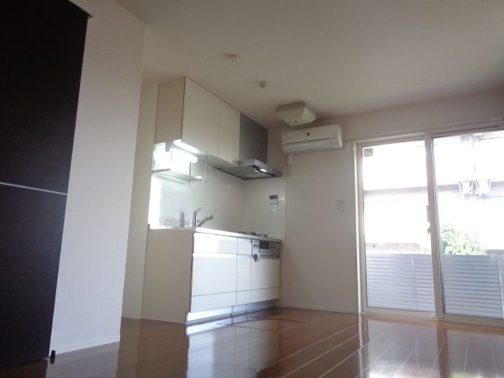 滋賀県草津市矢倉1(アパート)の賃貸物件の居間