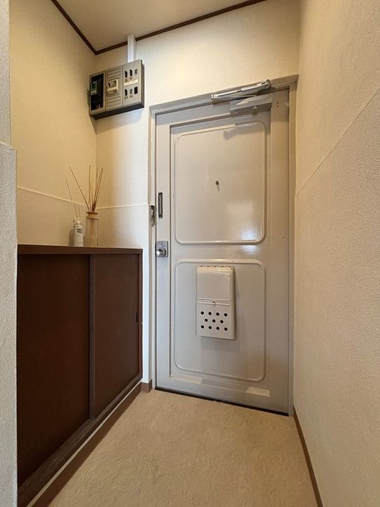 浅田ビルの玄関