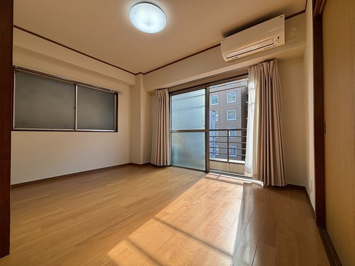 浅田ビルの内装