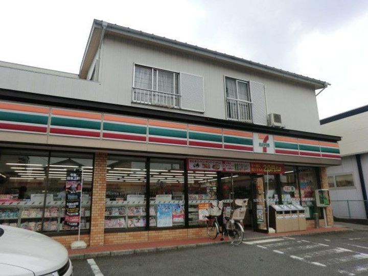 ファミーユ鎌倉の周辺