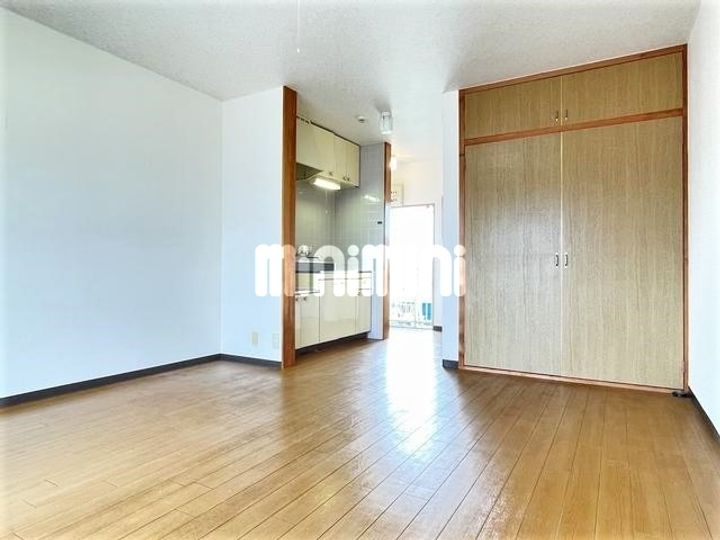 メゾンしらぎくの居間