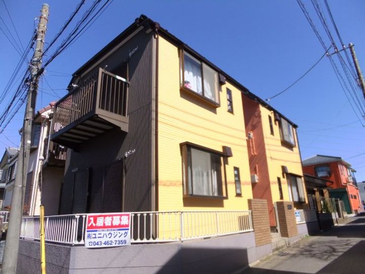 メゾンユーカリが丘の外観