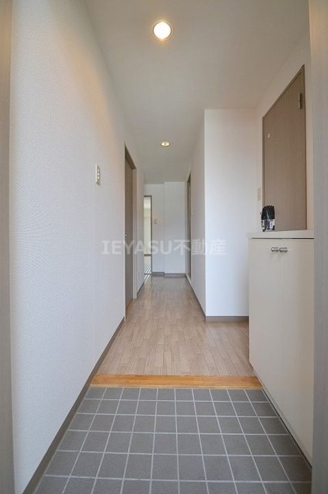 広島県広島市西区古江新町(マンション)の賃貸物件の玄関