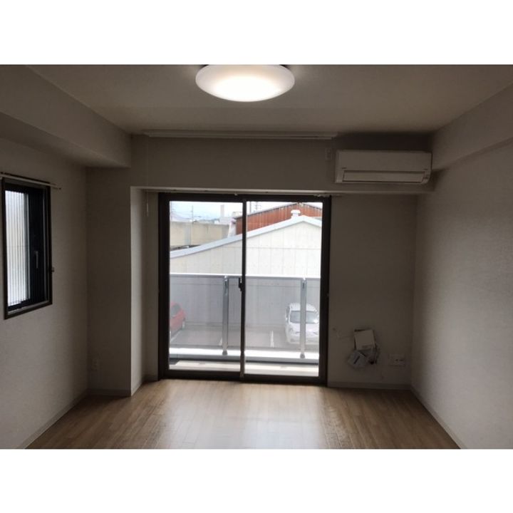 エネピア東朝日町の居間