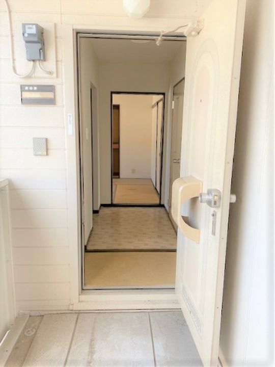 コーポフジタAの玄関