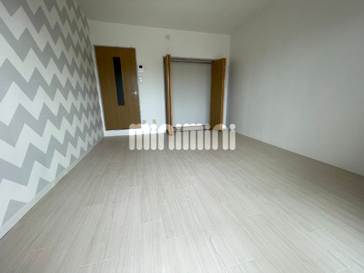 フランクVの居間