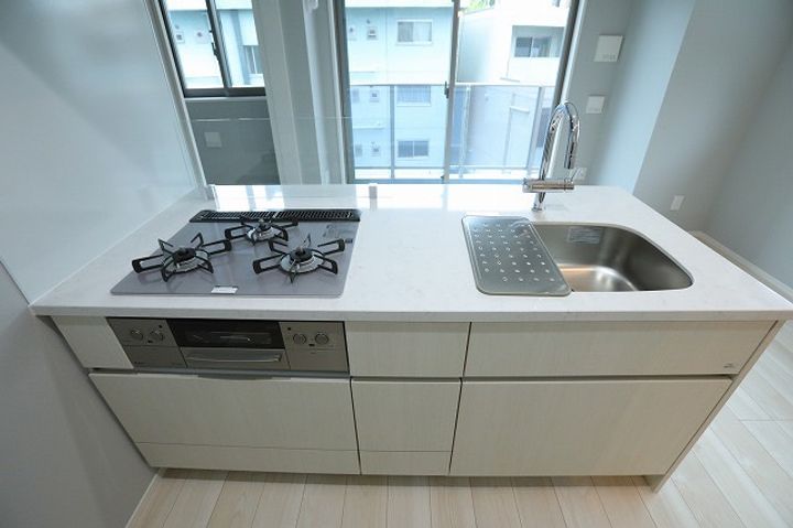 東京都港区南青山4(マンション)の賃貸物件のキッチン
