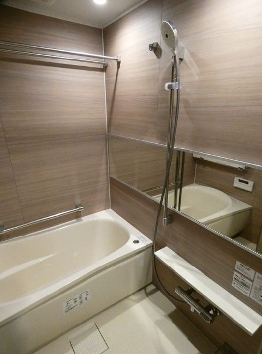 東京都港区南青山4(マンション)の賃貸物件の風呂