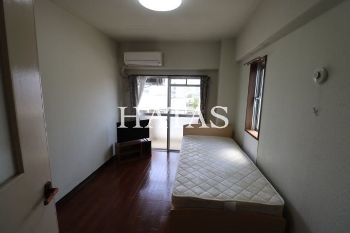 パレス三宝の居間