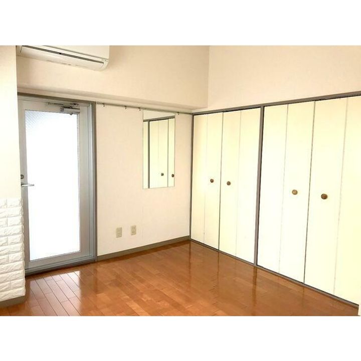 神奈川県平塚市見附町(マンション)の賃貸物件の居間