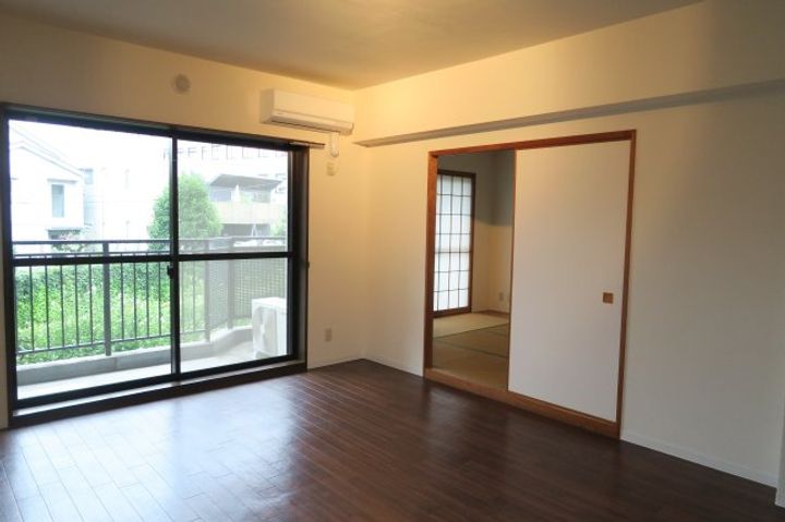 T’s garden横浜反町の居間