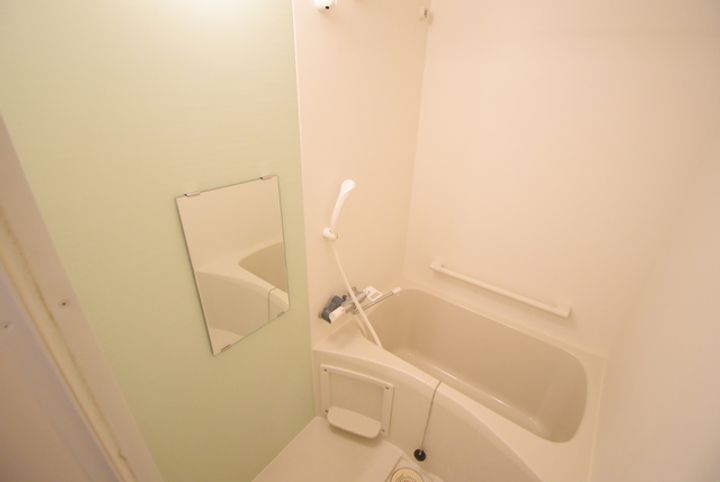 神奈川県横浜市神奈川区西寺尾4(マンション)の賃貸物件の風呂