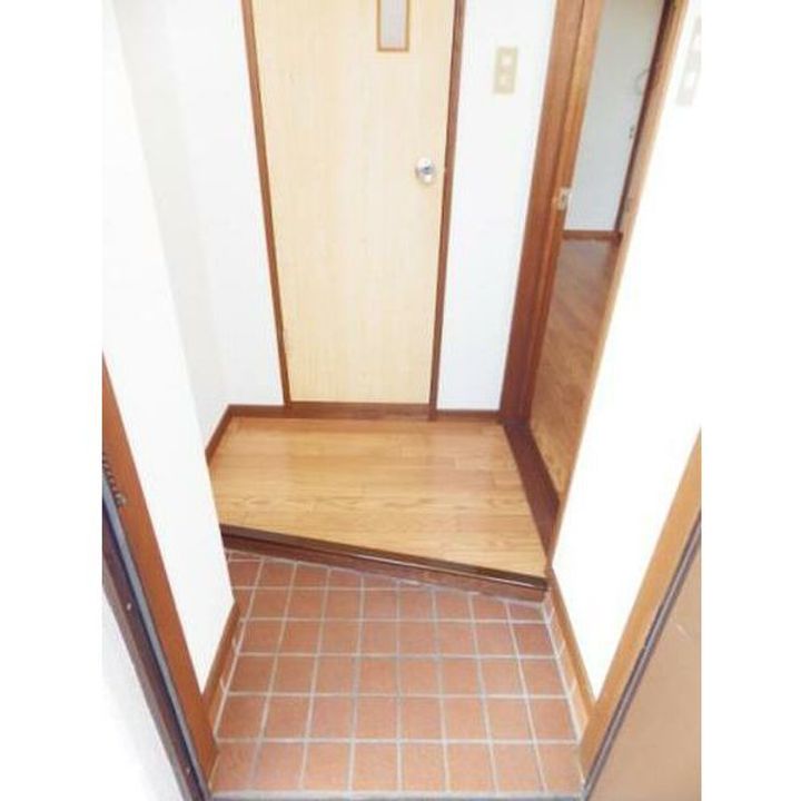 マンション白樺の玄関