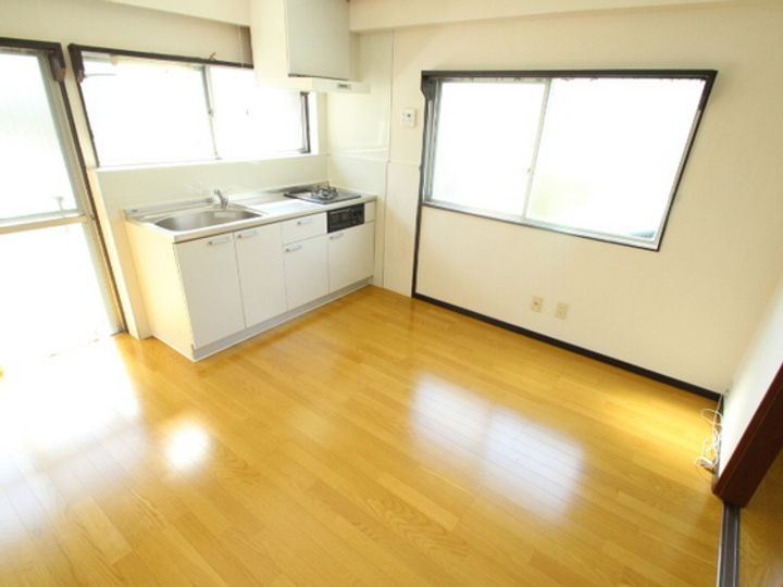 レジデンス牛田の居間