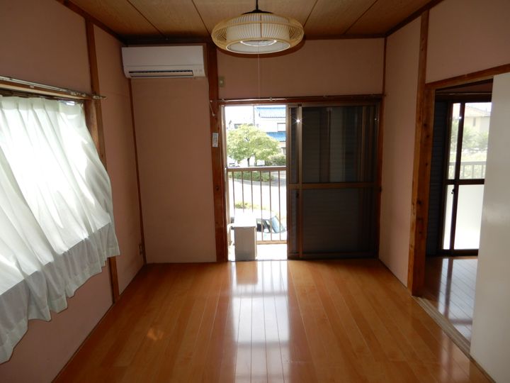 田畑コーポの居間