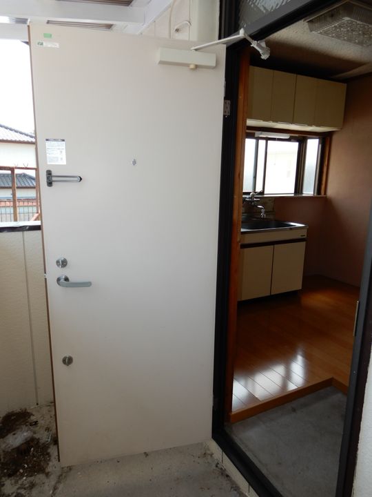 田畑コーポの玄関