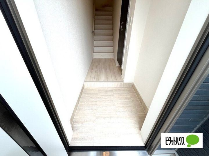 福島県郡山市安積町日出山字神明下(アパート)の賃貸物件の玄関