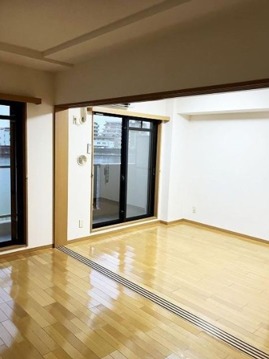 神奈川県横浜市鶴見区鶴見中央3(マンション)の賃貸物件の居間