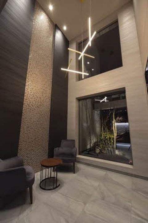 プレミアスの外観