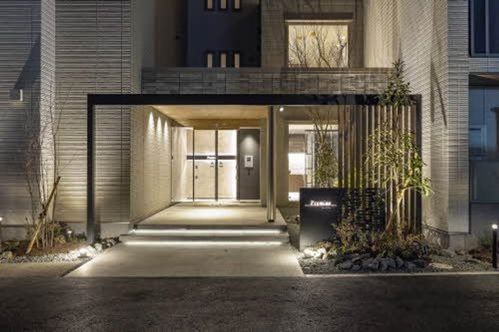 プレミアスの外観