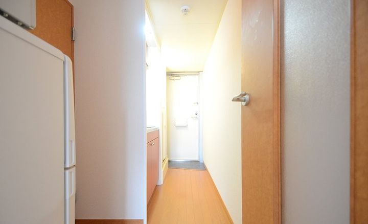 東京都八王子市絹ケ丘2(マンション)の賃貸物件の玄関