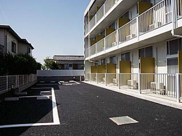 東京都八王子市絹ケ丘2(マンション)の賃貸物件の地図