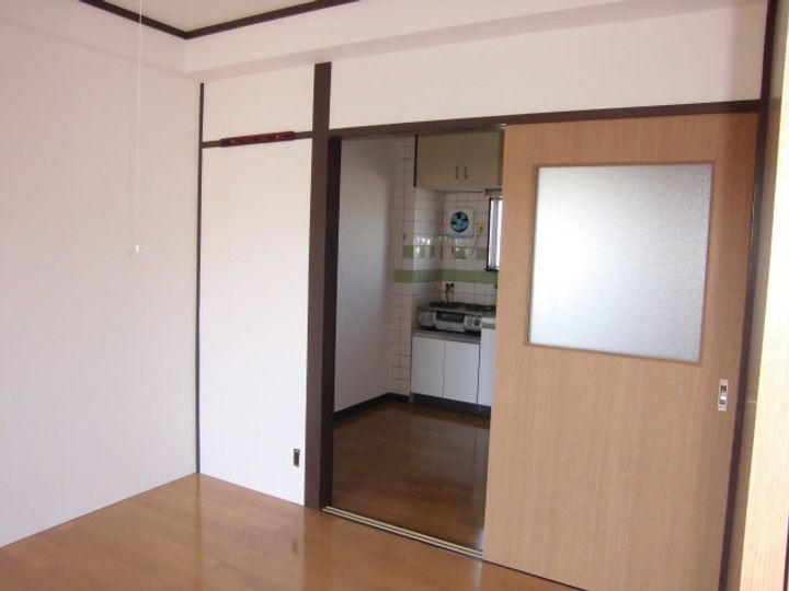 西貝マンションの居間