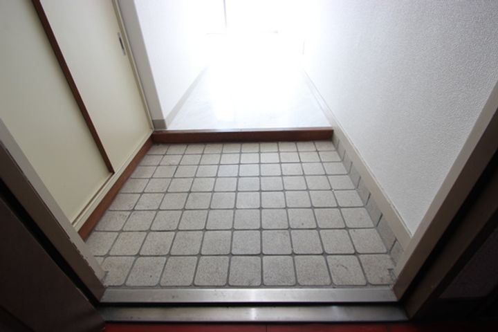 メゾン小河内の玄関