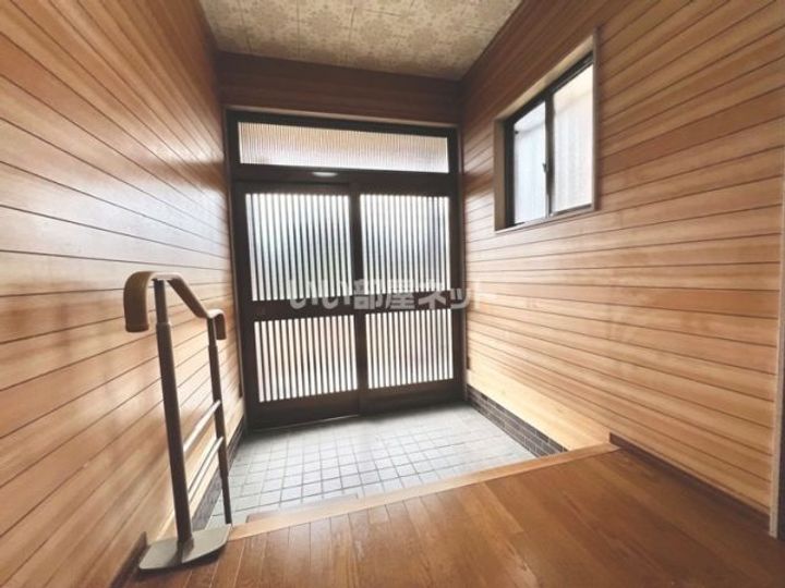 三重県亀山市みどり町(一戸建)の賃貸物件の玄関
