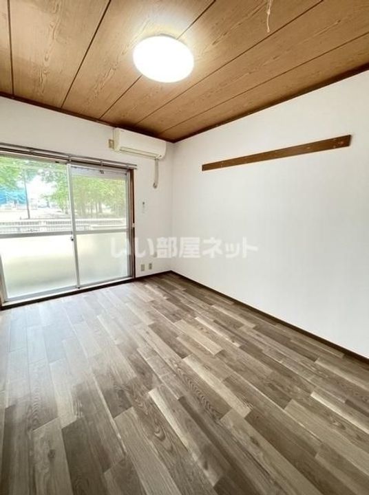 群馬県伊勢崎市東本町(マンション)の賃貸物件の居間