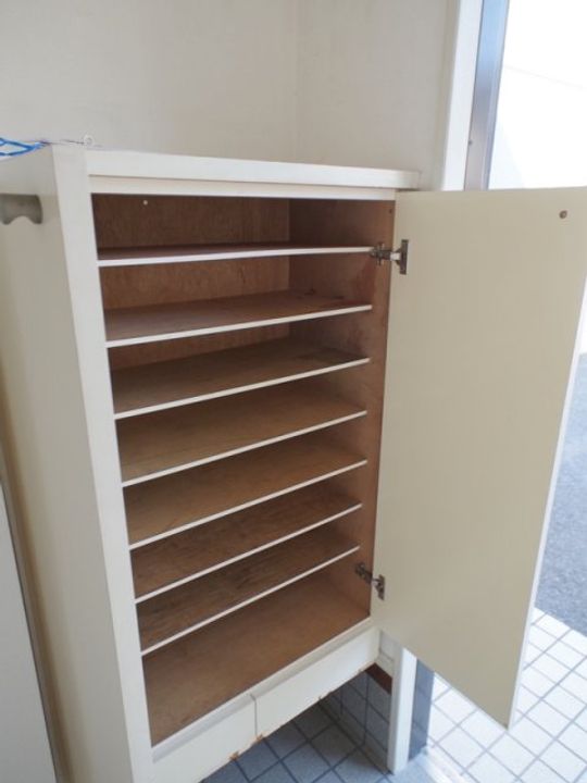 谷山コーポA棟の玄関