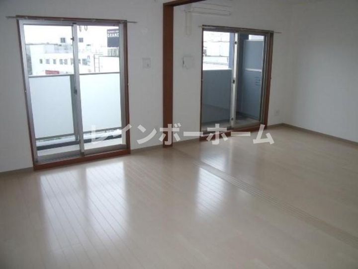 千葉県鎌ヶ谷市道野辺本町1(マンション)の賃貸物件の居間