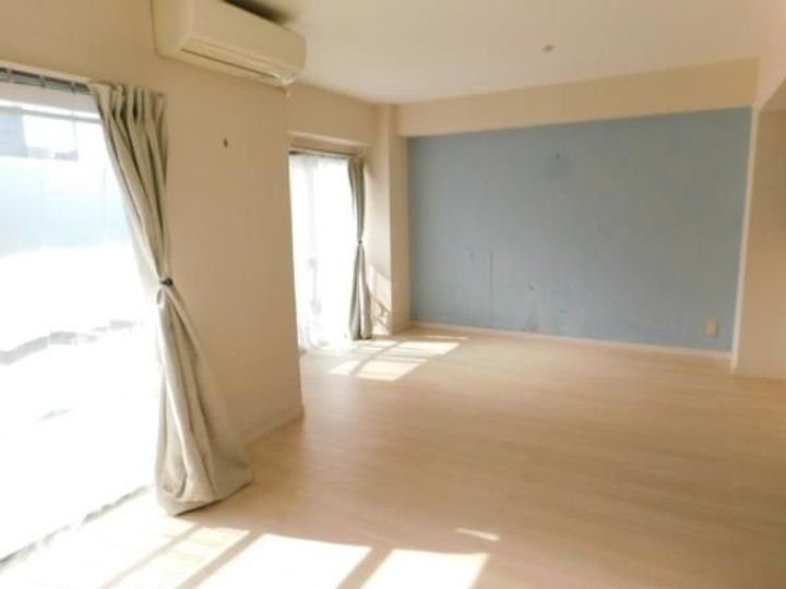 コーポラス我孫子の居間