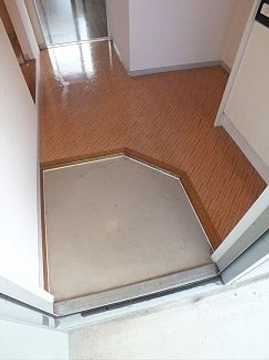 東京都調布市西つつじケ丘3(アパート)の賃貸物件の玄関