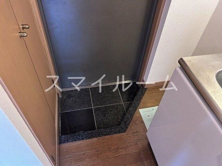 東京都港区三田5(マンション)の賃貸物件の玄関
