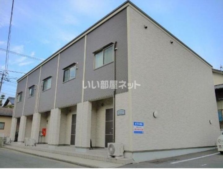 アンプルールクラージュ脇田の外観