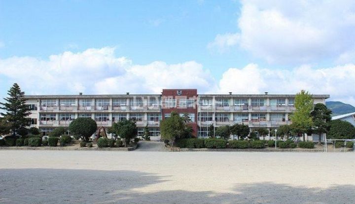 アンプルールクラージュ脇田の周辺