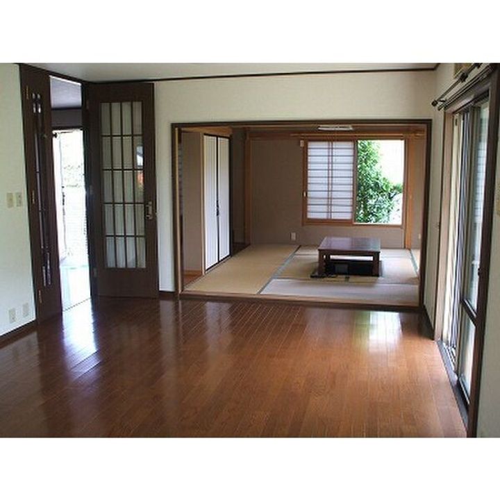 栃木県宇都宮市豊郷台2(一戸建)の賃貸物件の居間