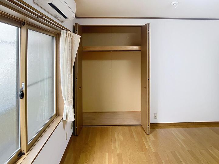 江口第一アパートの居間