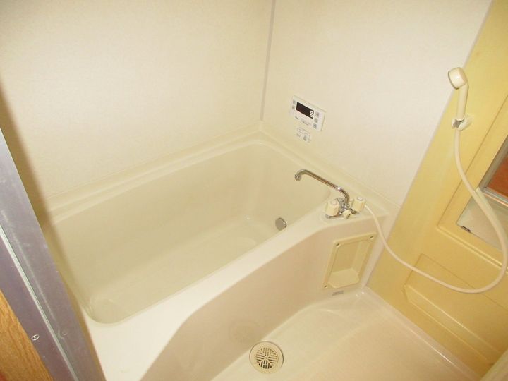 ヴェルチェ千野A棟の風呂