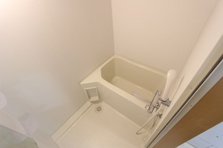 スーパーハイム西富Bの風呂