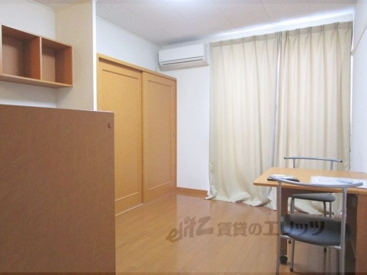 レオパレスK2の居間