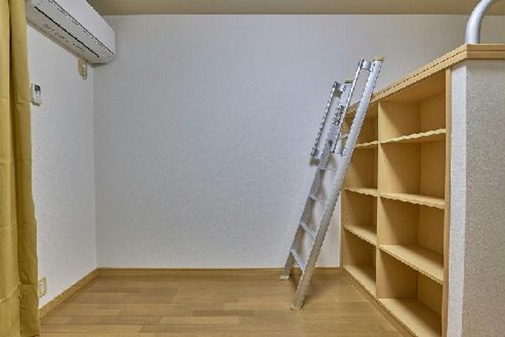 レオパレスレスト 清水の居間