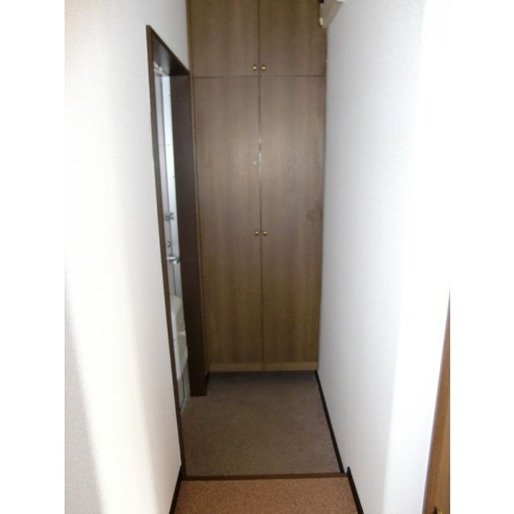 フラット山代東の玄関